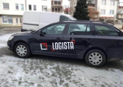 Oklejony samochód firmy Logista