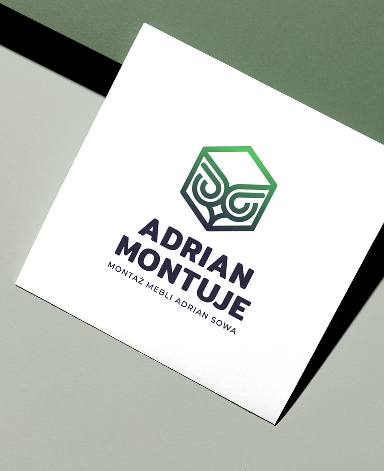 Projekt logo dla Adrian Montuje – profesjonalna identyfikacja wizualna dla firmy montażowej.